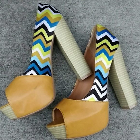 Multicolored Peep Toe Heel - Picture 4 of 9